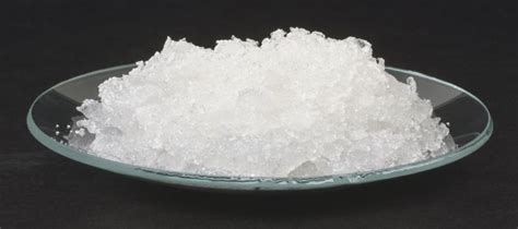  Sodium Carbonate: L’indispensable ingrédient dans la fabrication de verre et les produits nettoyants !